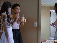 18 jahre, Bad, Grosse titten, Braunhaarige, Betrug, Kehlenfick, Handjob, Ehefrau