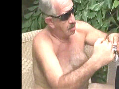 Papá, Gay, Al aire libre