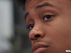 Tussi, Aufs gesicht abspritzen, Hardcore, Interrassisch, Lecken, Büro, Muschi, Realität