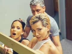 Cul, Sucer une bite, En levrette, 2 femmes 1 homme, Branlette thaïlandaise, Hôtel, Culottes ou slips, Plan cul à trois