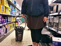 Testes gyönyörű hölgy, Érett feleség, Kukkoló