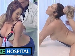Grosser arsch, Grosse titten, Blondine, Spermaladung, Küssen, Büro, Muschi, Realität