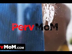 Grote kont, Grote lul, Blond, Pijpbeurt, Sperma shot, Vingeren, Masturbatie, Stiefmoeder