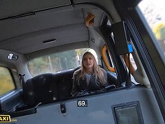 Jayla De Angelis gets her gloves on with cabby's big cock in fake taxi POV