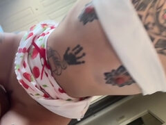 오랄섹스, 크림파이, 인형, 고딕, 셀카, 타는, 빼빼한, 문신