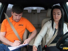 Любители, Черные, В машине, Чешки, Член, Европейки, Натуральные сиськи, Сиськи