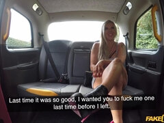 Blondine, Pik sutte, Bil, Langt ned i halsen, Europærer, Hårdt, Billig tøs, Luder