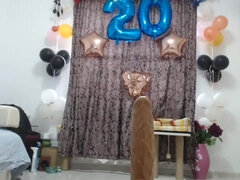 Amaterji, Velike joške, Busty, Samozadovoljevanje, Naravne joške, Solo, Joške, Spletna kamera