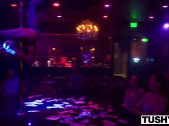 Μεγάλος πούτσος, Μελαχροινή, Βυζαρού, Σε στάση σκύλου στα τέσσερα, Στο πρόσωπο, Ηδ, Διαφυλετικό, Μουνί