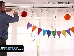 18 éves, Ondó fröcskölés, Kézimunka, Nyalás, Természetes mellek, Orgazmus, Tini, Hármas