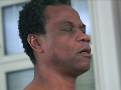 Gros seins, Queue, Faciale, Poilue, Interracial, Masturbation, Mature