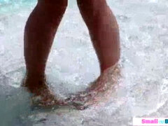 Pik sutte, Latinsk, Lille kvinde