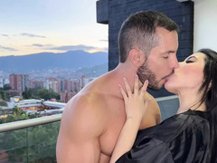 Amatør, Stor rumpe, Store pupper, Kukk suging, Sæd i munnen, Hd, Latina, Gravid