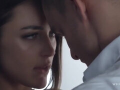 Grosse bite, Brunette brune, Plantureuse, Queue, Double pénétration, Lingerie, Orgasme, Adolescente