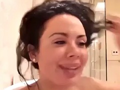 Gros seins, Sucer une bite, Douche, Solo