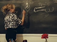 Tekintélyes didik, Szőke, Diákotthon, Kőkemény, Érett feleség, Egyedül, Tanár nő, Begyek