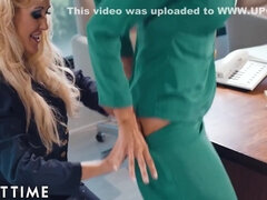 Kauniit, Isot tissit, Ruskeahiuksinen, Sormetus, Hd, Äiti jota haluaisin panna, Pillu, Sihteeri