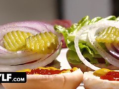 Stor pik, Brunette, Kameltå, Ældre lækkre kvinde, Firkanter, Hd, Slikning, Orgie