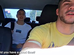 Stor pik, Bil, Sædskud, Sød, Håndjob, Hårdt, Udendørs, Ridning