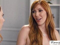 18 jaar, Blond, Zoenen, Lesbisch, Rijpe lesbienne, Moeder die ik wil neuken, Tiener, Trio