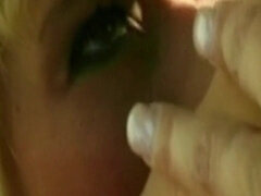 Gros seins, Blonde, Brunette brune, Lesbienne, Masturbation