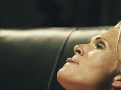 Popó, Seggnyalás, Szőke, Csókolózás, Leszbikus, Nyalás, Vonat, Régebbi évjáratú pornó