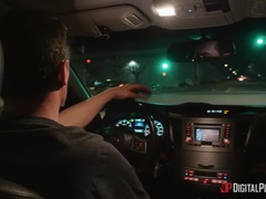 Rit, Velike joške, Poljubljanje, Lezbijke, Lizanje, Muco, Tetovaže, Joške