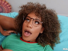 Rit, Velike joške, Doggystyle, Dekle drka tiča, Poljubljanje, Kuhinja, Resničnost, Nogavice