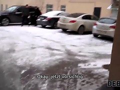 Debt4k. face-fick und pussy-drilling f�r k�ken, die gerne einkaufen