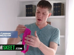 18, Iso perse, Isot tissit, Kokoelma, Nukke, Rankka, Äiti jota haluaisin panna, Teini