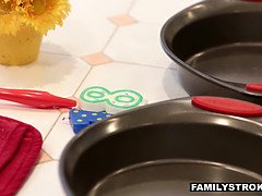 큰 음경, 흑갈색 머리, 사정 샷, 귀여운, 하드코어, 조그마한, 면도된, 청소년