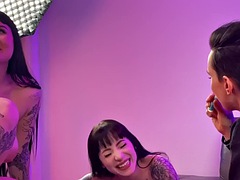 Amatör, Baben, Underkläder, Löskuk, Tatuering, Tonåring, Trekant, Tuttar