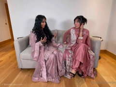 Αράβισσα, Κώλος, Μωρό, Ποδολαγνεία, Λεσβία, Μουνί, Βυζιά