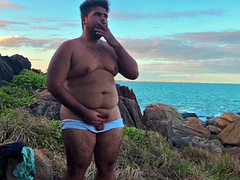 Gay Amateur Chubby gay goes to the beach to jerk off and show off his ass