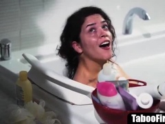 Blasen, Braunhaarige, Betrug, Ehemann, Milf, Natürlichen titten, Taboo, Ehefrau