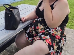 Stor svart kvinne, Stor kukk, Klassisk, Bløtkake, Raseblandet, Naturlig, Utendørs, Synsvinkel