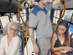 Amateur, Mamada, Autobús, Semen en la boca, Masturbación, Público