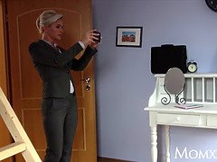 Cougar, Fingring, Runke, Lesbisk, Slikking, Milf, Mamma, Tenåring