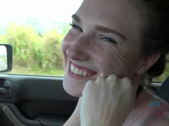 Blondine, Komme i munden, Kjole, Blottere, Kæreste, Håndjob, Pov, Offentlig