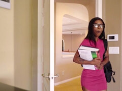 Tekintélyes didik, Gesztenyebarna, Ondó fröcskölés, Csókolózás, Nyalás, Érett feleség, Anyuci, Természetes mellek