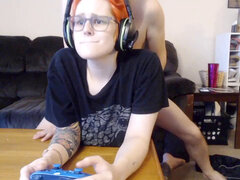 Gamer female Gets fucked