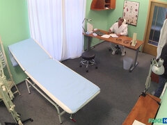 Enthousiasteling, Pijpbeurt, Handbeurt, Likken, Verpleegster, Kantoor, Kut duiken, Uniformpje