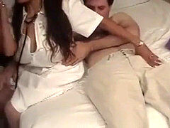 Bundão, Doutor, Indianoa, Maduroa, Sexo grupal a três