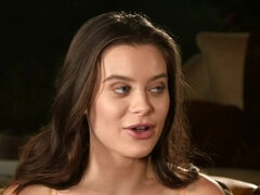 Isot tissit, Musta, Ruskeahiuksinen, Luonnolliset tissit, Lävistys, Pillu, Sukkahousu, Tatuointi