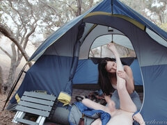 Zadek, Blondýna, Brunetka, Džíny, Líbání, Lesbické, Výprask, Venku