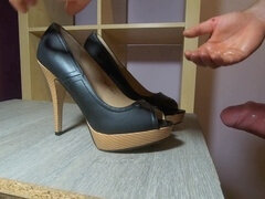 Velik kurac, Črnke, Pete, Samozadovoljevanje, Čevlji