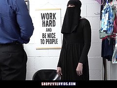 Sexy teenie lurks stolen lingerie under her hijab