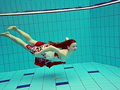 Bebê, Fetiche, Polacoa, Piscina, Público, Ruivoa, Solo chão, Adolescente