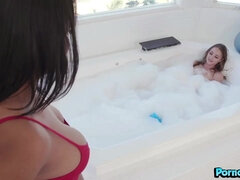 Kyler Quinn Eats Nia Nacci's Black Pussy In The Bath