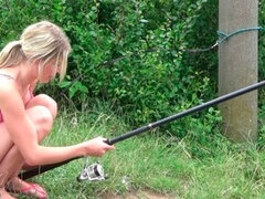 Blonde, Sucer une bite, En levrette, Branlette thaïlandaise, Pov, Rasée, Dénudage, Tatouage